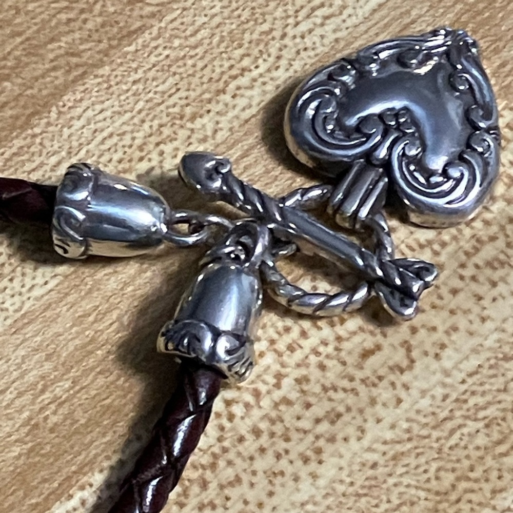 🌸Brighton Vintage Heart Toggle Brown Leather Necklace - Picture 4 of 6
